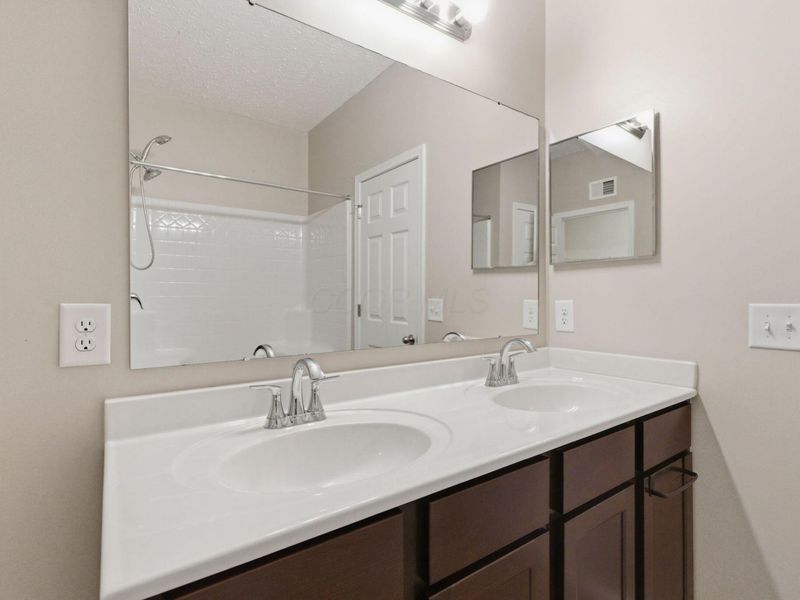 4328 Coble Glen Lane, Canal Winchester, OH 43110 Photo 17