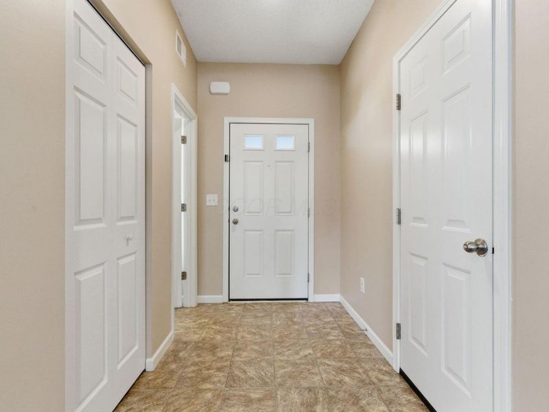 4328 Coble Glen Lane, Canal Winchester, OH 43110 Photo 5