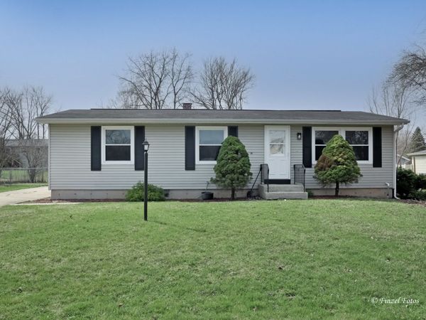 2411 W Lincoln Road , McHenry, IL 60051