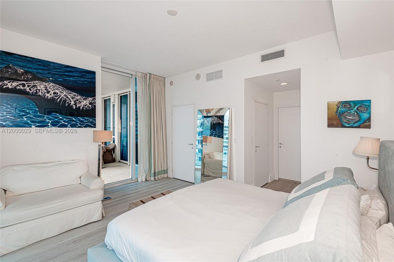 50 S Pointe Dr, Unit 1804, Miami Beach, FL 33139 Photo