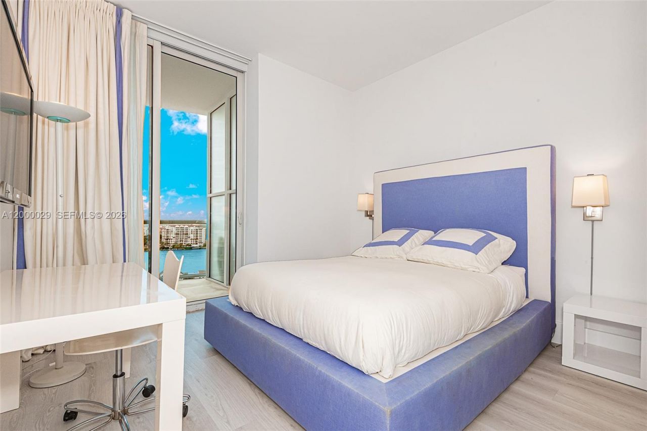 50 S Pointe Dr, Unit 1804, Miami Beach, FL 33139 Photo