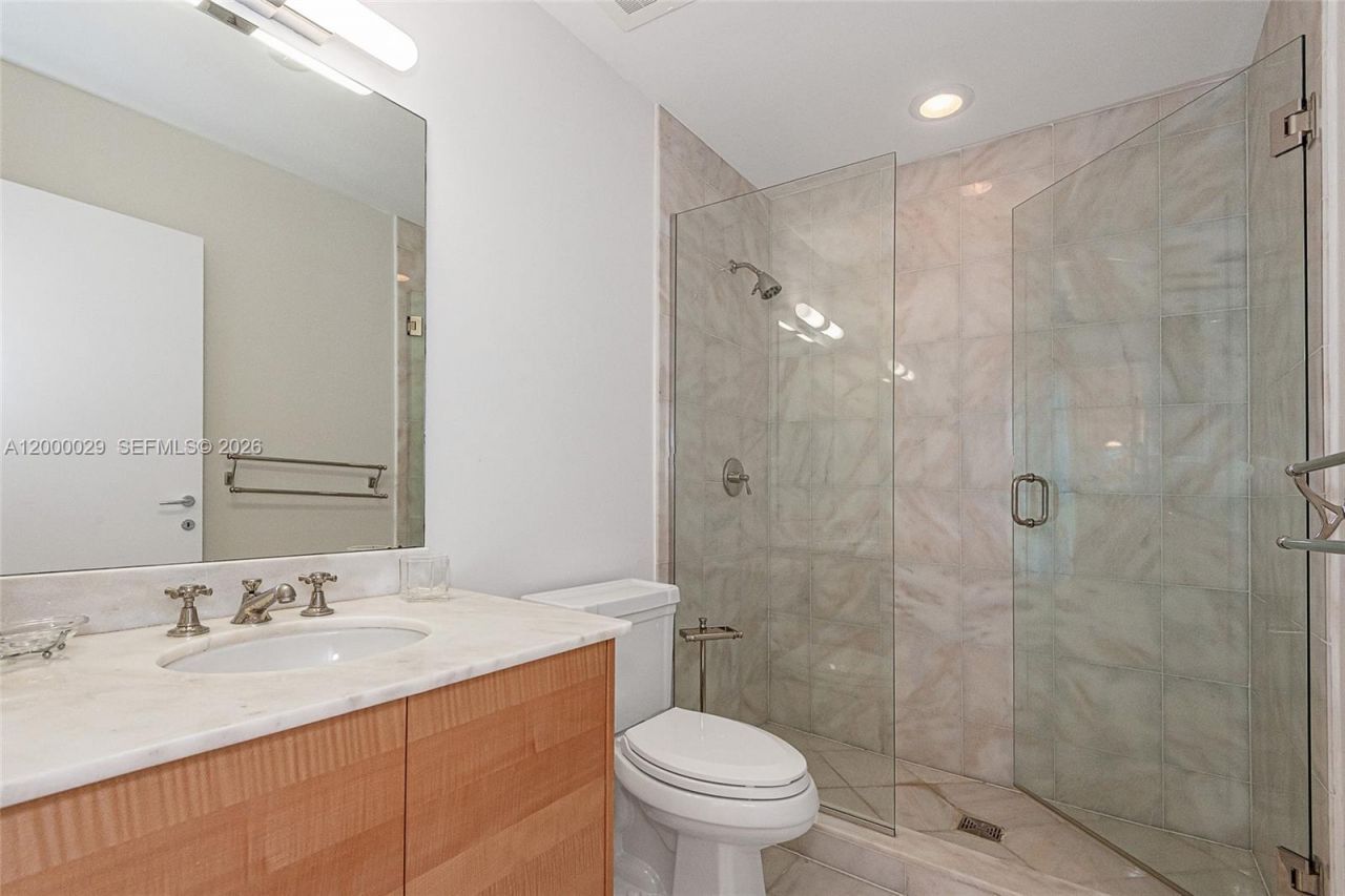 50 S Pointe Dr, Unit 1804, Miami Beach, FL 33139 Photo