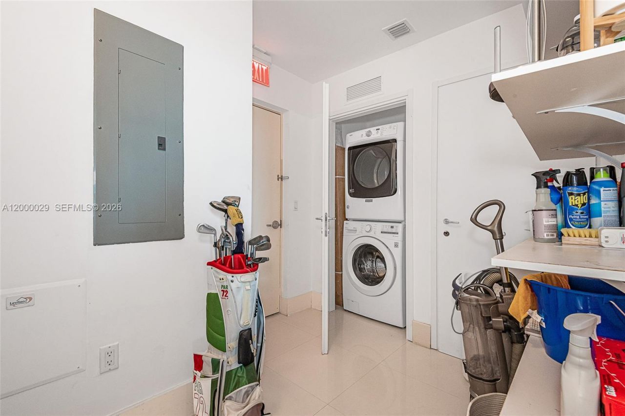 50 S Pointe Dr, Unit 1804, Miami Beach, FL 33139 Photo