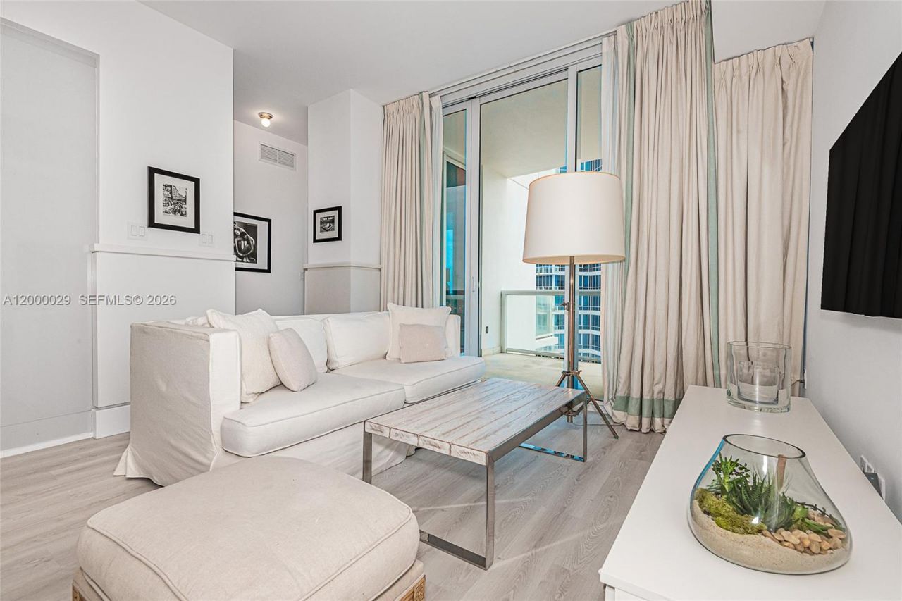 50 S Pointe Dr, Unit 1804, Miami Beach, FL 33139 Photo