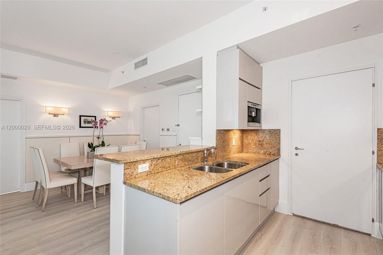 50 S Pointe Dr, Unit 1804, Miami Beach, FL 33139 Photo