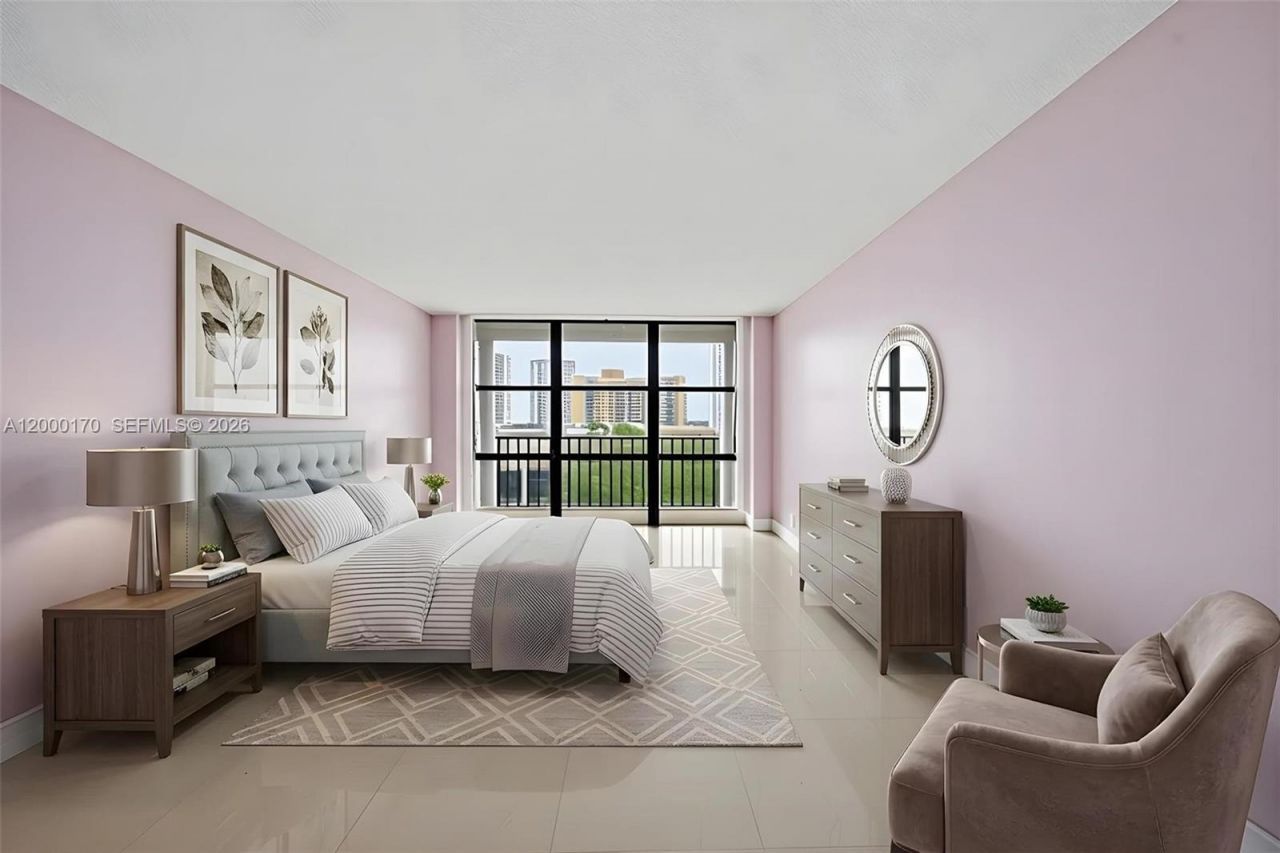 800 Parkview Dr, Unit 506, Hallandale Beach, FL 33009 Photo