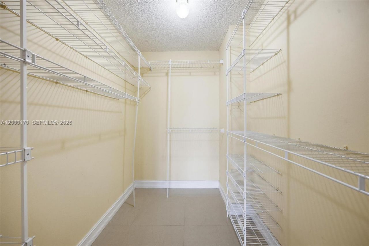 800 Parkview Dr, Unit 506, Hallandale Beach, FL 33009 Photo