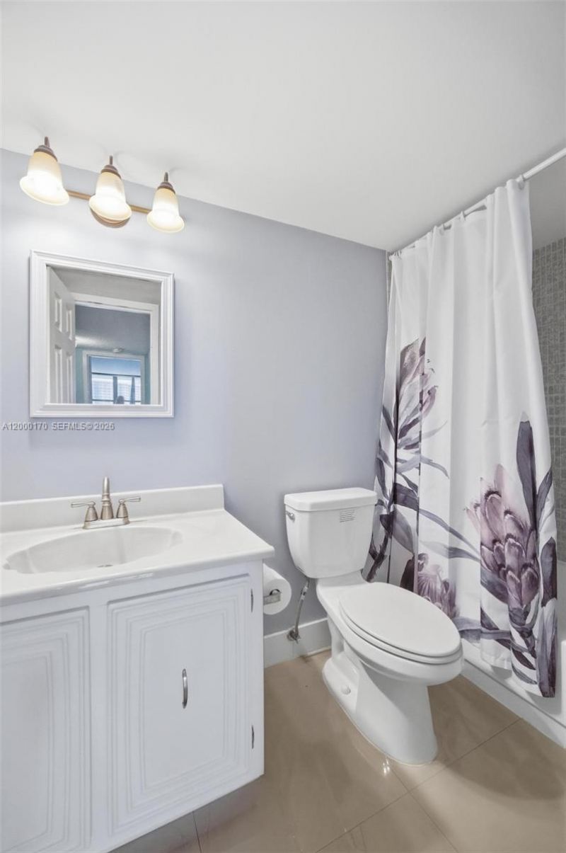 800 Parkview Dr, Unit 506, Hallandale Beach, FL 33009 Photo