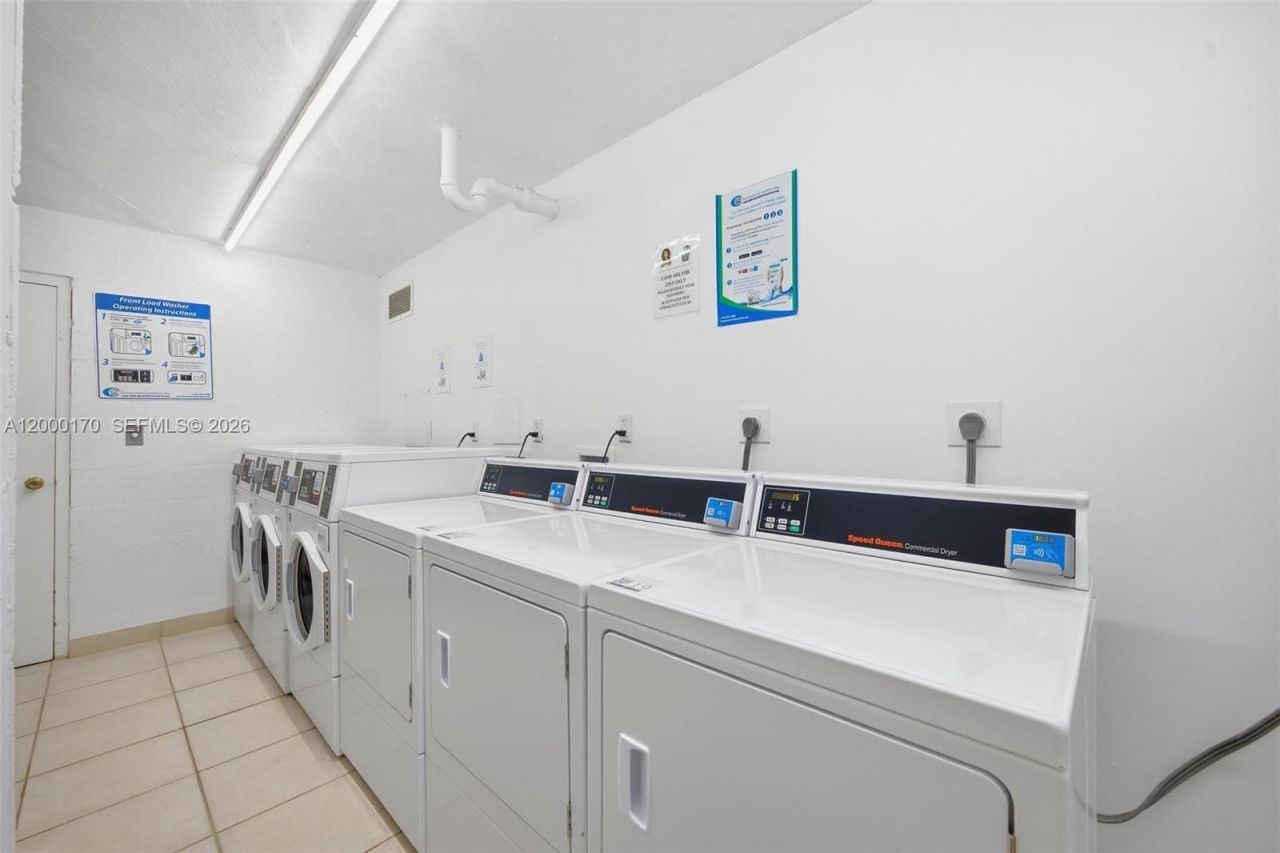 800 Parkview Dr, Unit 506, Hallandale Beach, FL 33009 Photo