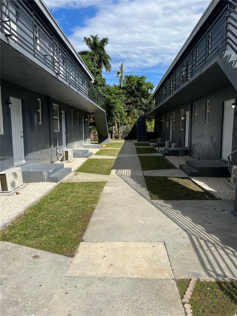 1191 NW 8th St Rd, Unit 1, Miami, FL 33136 Photo
