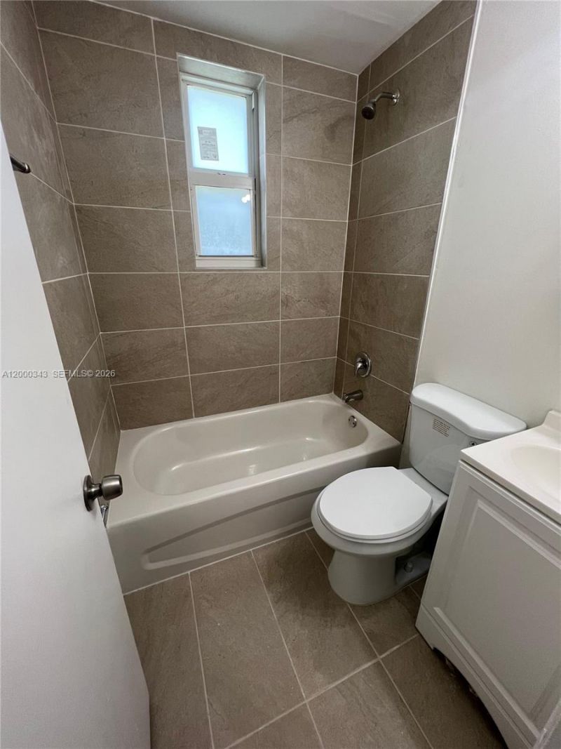 1191 NW 8th St Rd, Unit 1, Miami, FL 33136 Photo