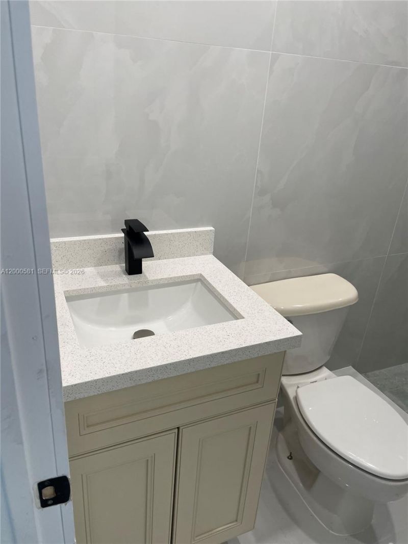 2350 SW 26th Ln, Miami, FL 33133 Photo