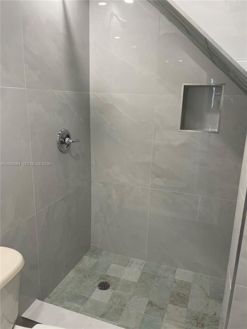 2350 SW 26th Ln, Miami, FL 33133 Photo