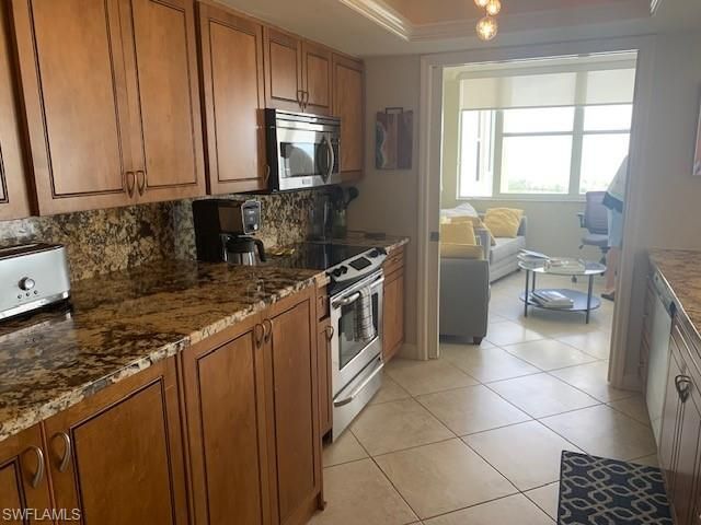5550 Heron Point Dr, Unit 1403, Naples, FL 34108 Photo