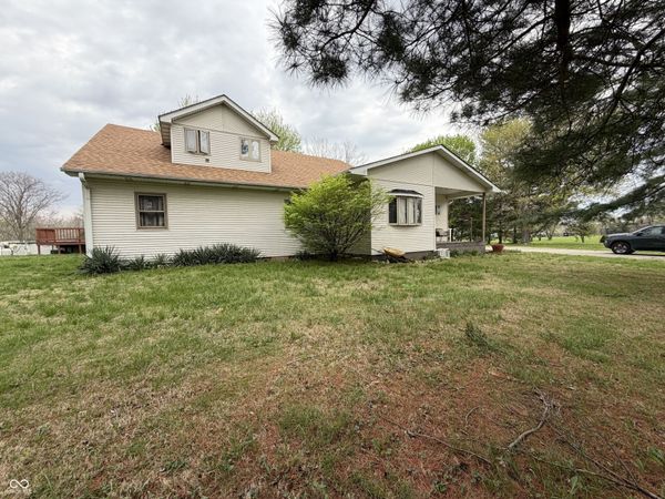 686 E Wood Avenue, Clinton, IN 47842