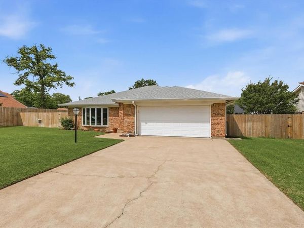 2317 Quail Lane, Grapevine, TX 76051