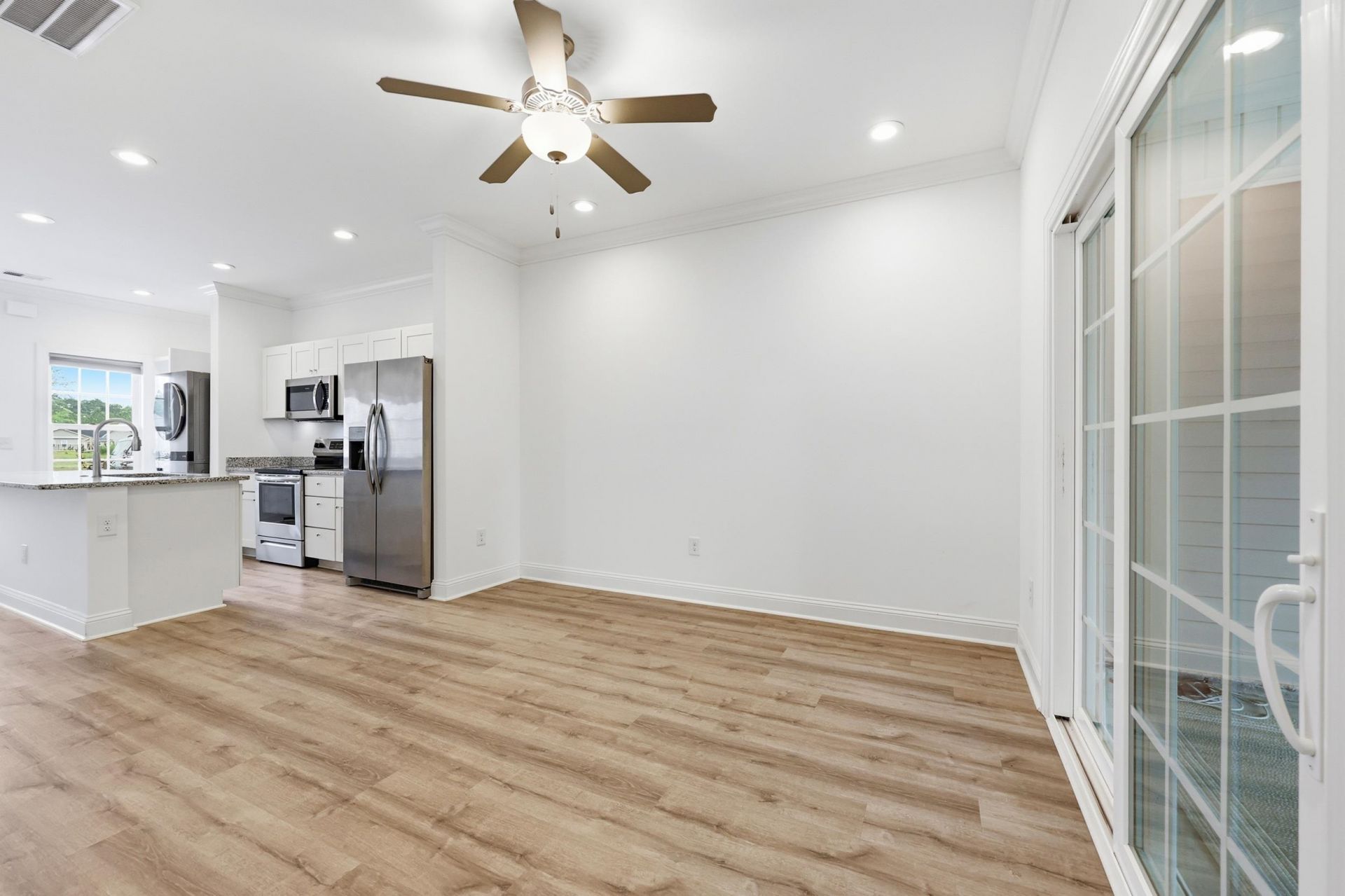 116 Kingsbury Loop Photo 11