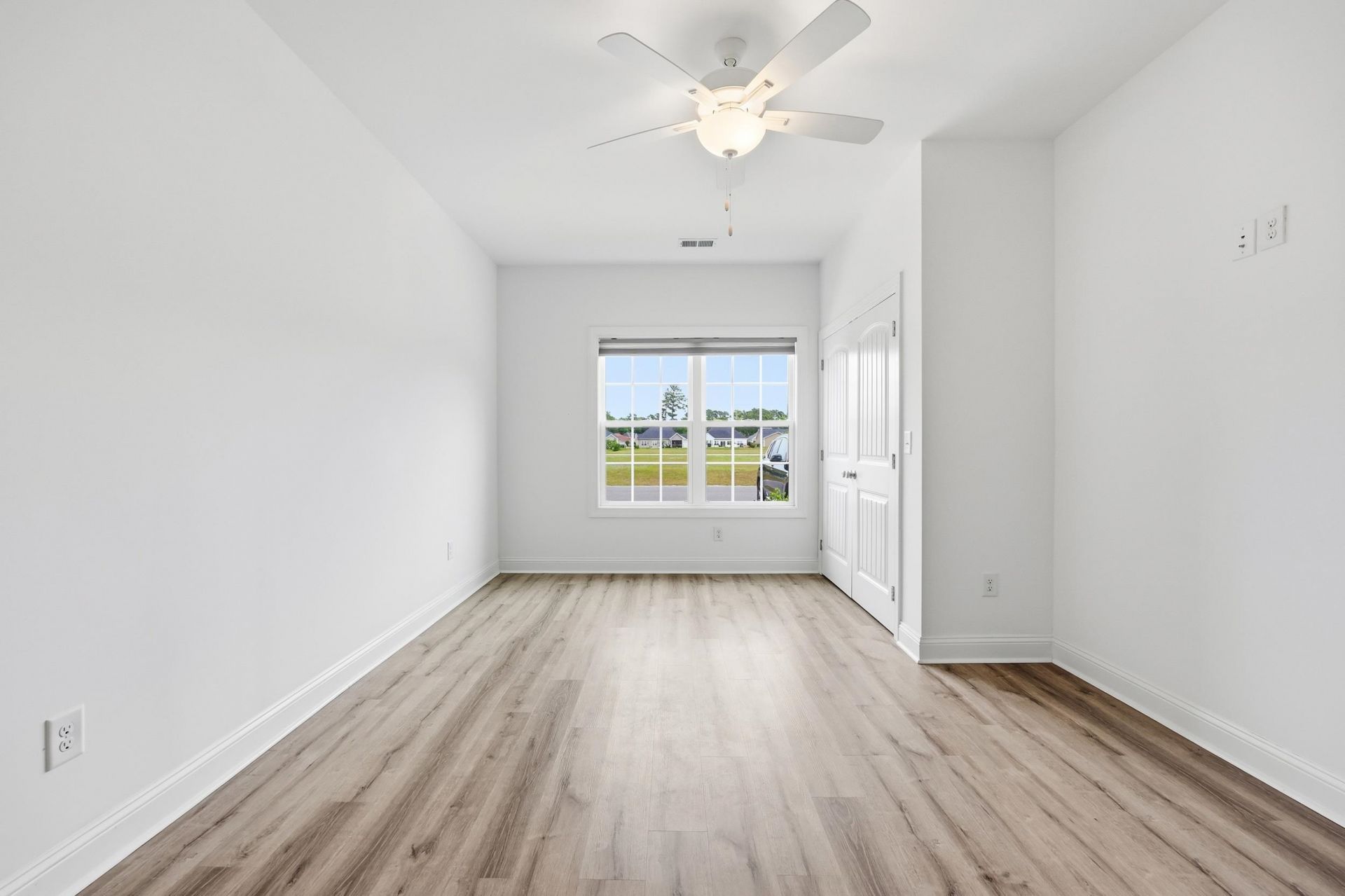 116 Kingsbury Loop Photo 15