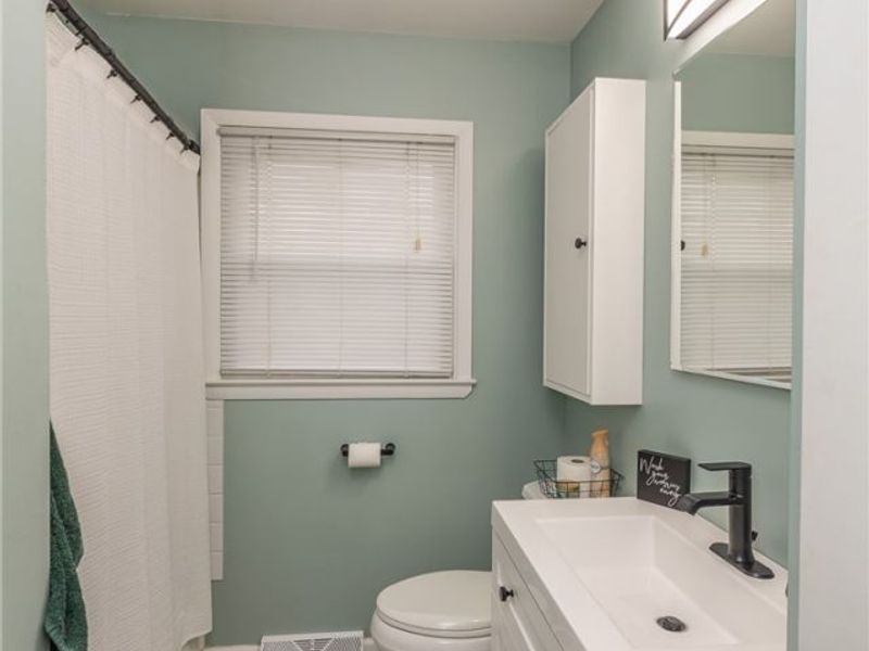 18255 Shurmer Road, Strongsville, OH 44136 Photo 19