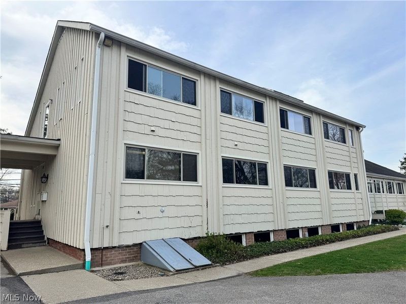 437 Lafayette Road, Unit 200, Medina, OH 44256 Photo 2
