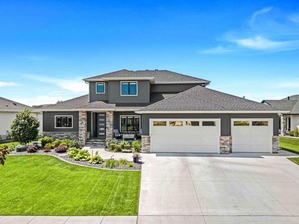 324 25th Avenue E, West Fargo, ND 58078