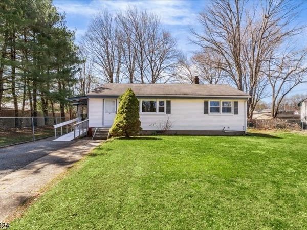 191 Lindley Ct, Andover, NJ 07821