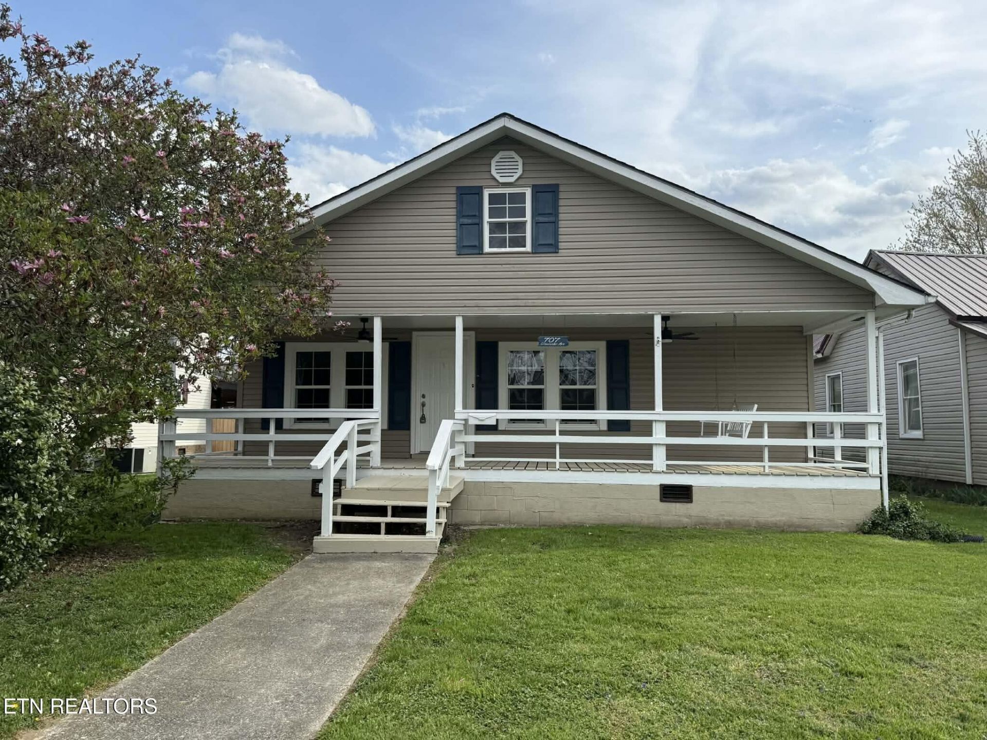 707 Gloucester Ave, Middlesboro, KY 40965 Main Photo