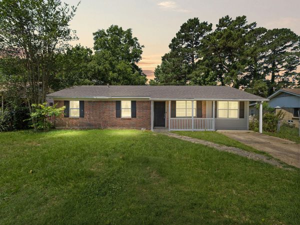 305 IVY STREET, New Llano, LA 71461