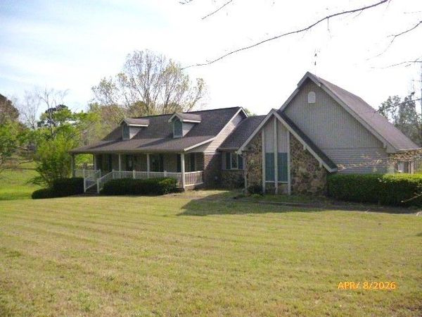 116 Norwood Dr , Camden, TN 38320