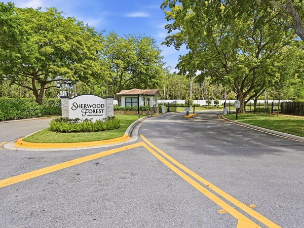 262 Sherwood Forest Drive, Delray Beach, FL 33445