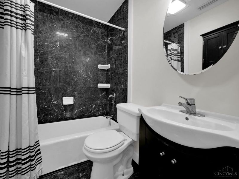 4927 Prospect Avenue, Blue Ash, OH 45242 Photo 5