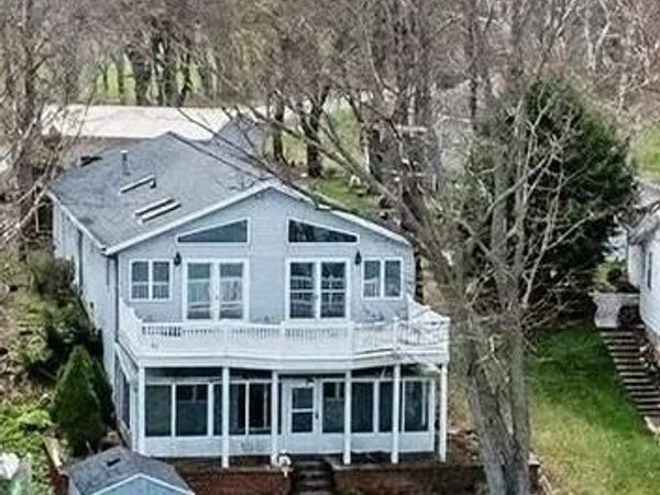 19656 Lakeshore Drive, Three Rivers, MI 49093