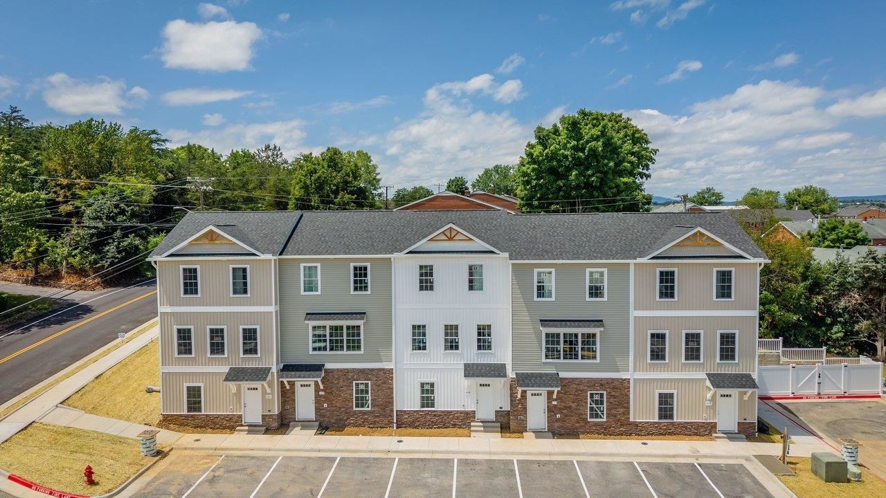 109 Willowstone Ct, Harrisonburg, VA 22801 Main Photo