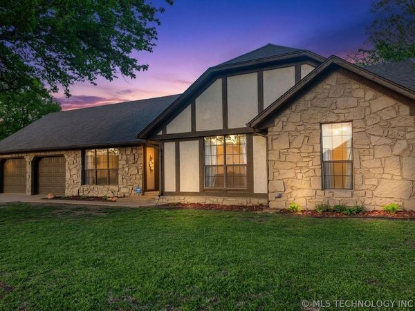 2423 S Maywood Drive, Claremore, OK 74017