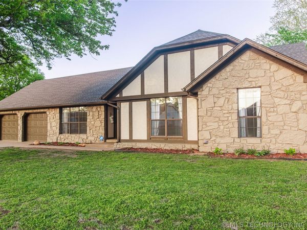2422 S Maywood Drive , Claremore, OK 74017