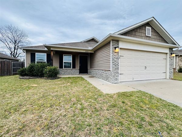 2806 Pittsburg Street , Broken Arrow, OK 74014