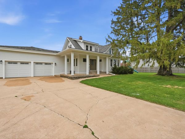 530 N DUBUQUE, North Liberty, IA 52317
