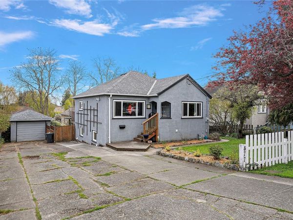 877 Wollaston St, Esquimalt, BC V9A 5A9