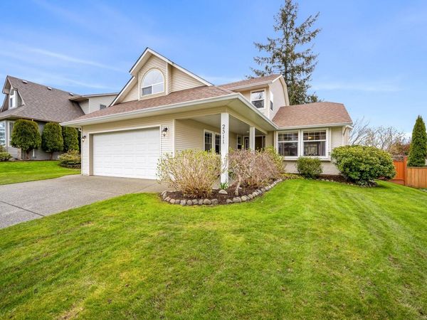 2511 9th St E, Courtenay, BC V9N 9H7