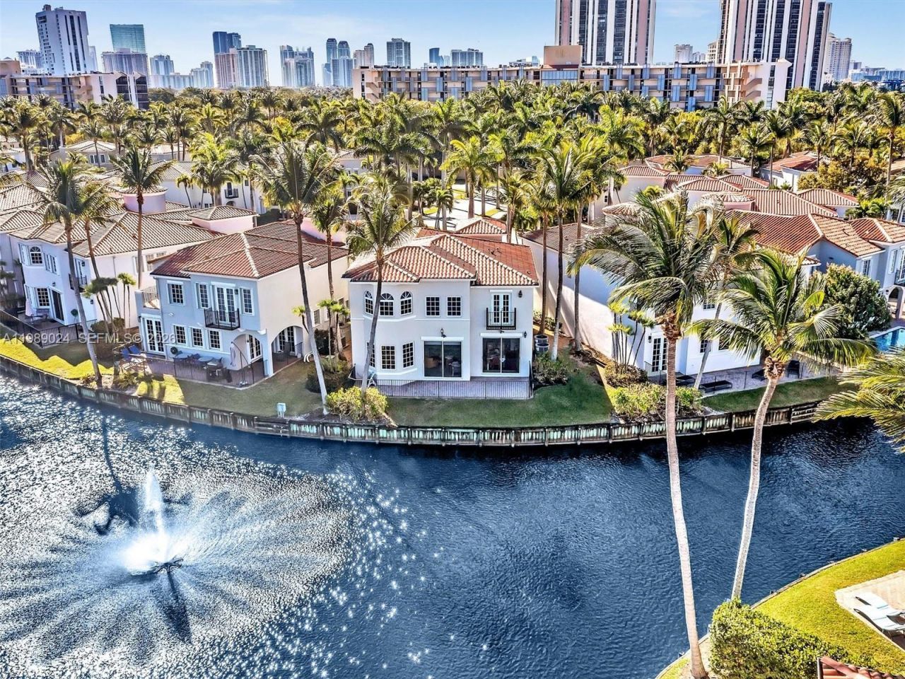 20780 NE 32nd Ave, Aventura, FL 33180 Photo