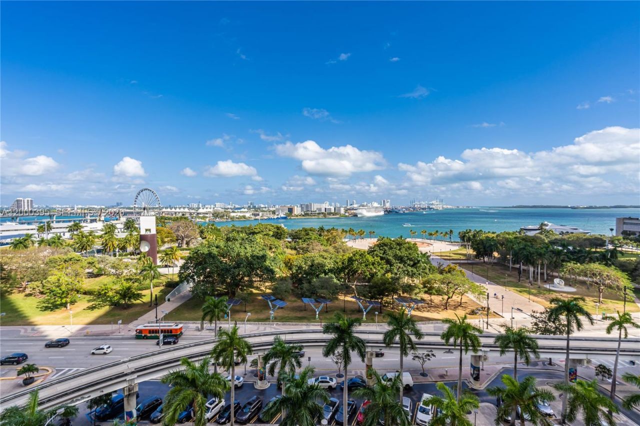 50 Biscayne Blvd, Unit 3601, Miami, FL 33132 Photo