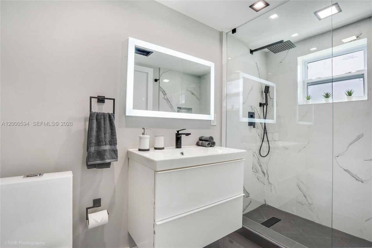 2990 NW 50th St, Unit Whole Vill, Miami, FL 33142 Photo