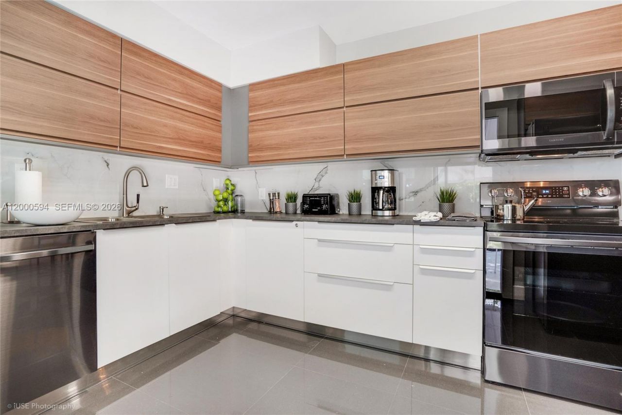 2990 NW 50th St, Unit Whole Vill, Miami, FL 33142 Photo