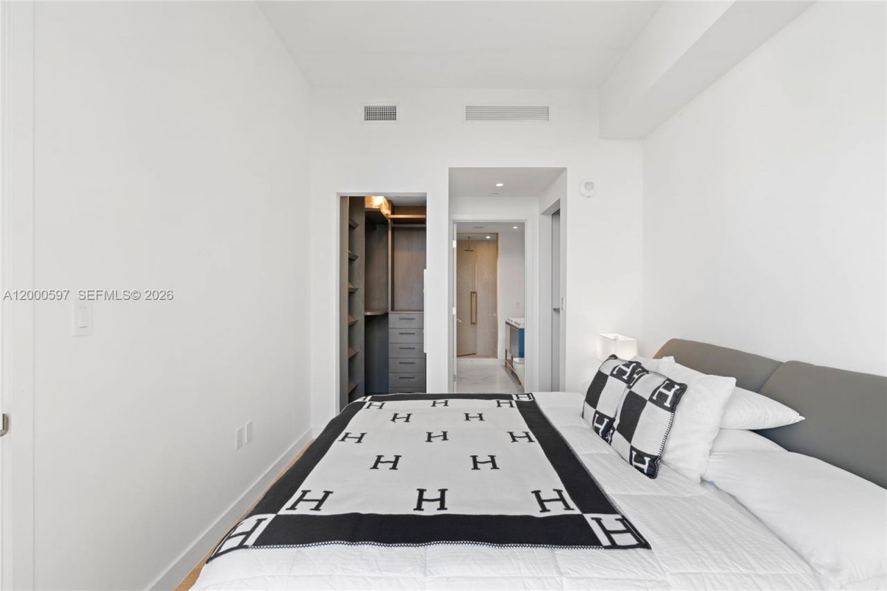 2678 Tigertail Ave, Unit 615, Miami, FL 33133 Photo