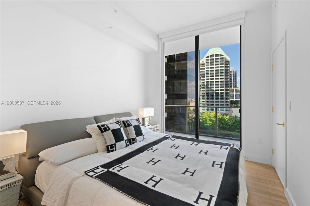 2678 Tigertail Ave, Unit 615, Miami, FL 33133 Photo