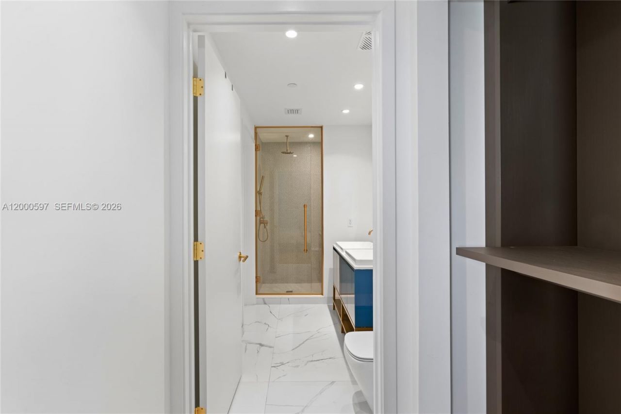 2678 Tigertail Ave, Unit 615, Miami, FL 33133 Photo