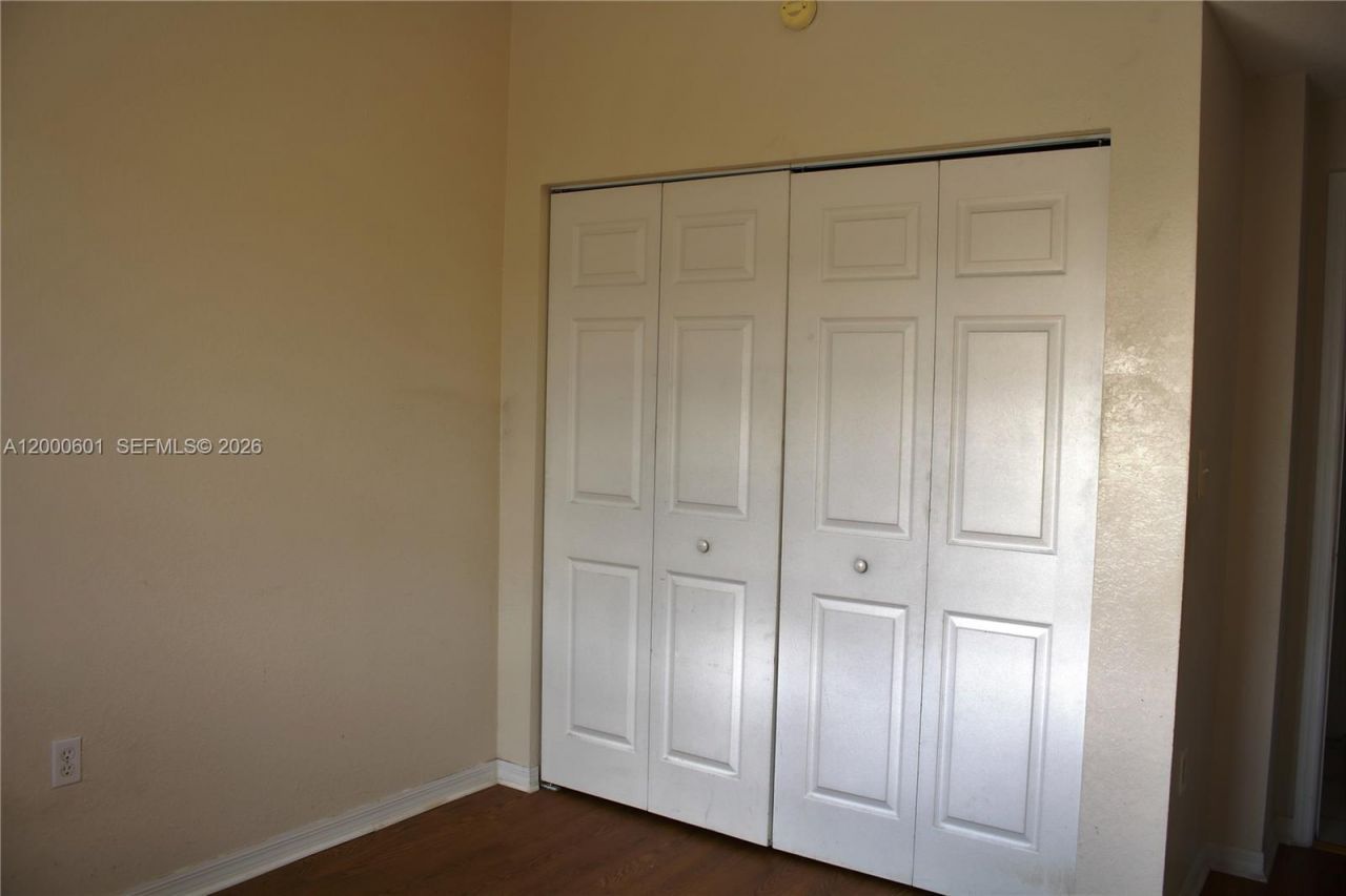 6962 NW 179th St, Unit 206-6, Hialeah, FL 33015 Photo