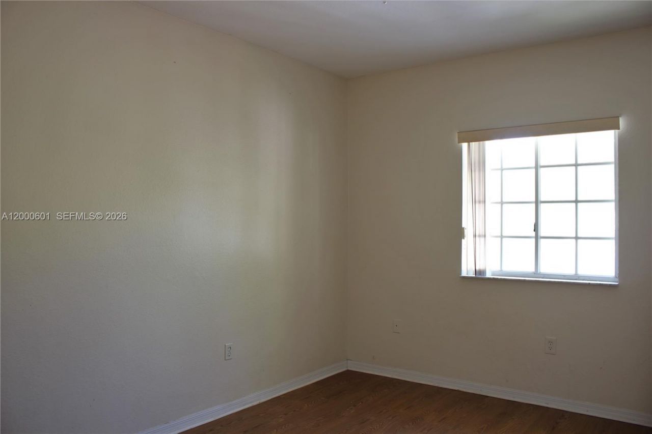 6962 NW 179th St, Unit 206-6, Hialeah, FL 33015 Photo