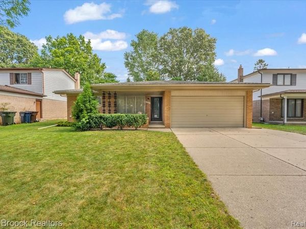 35656 Saxony Drive, Sterling Heights, MI 48310