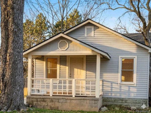 193 Hickory Drive, Troy, MI 48083